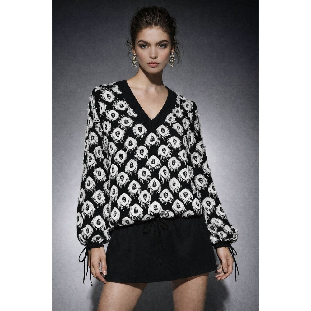 Chloé Black White Fringe Jacquard Knit Sweater Size S Artsy Avant Garde Luxe
